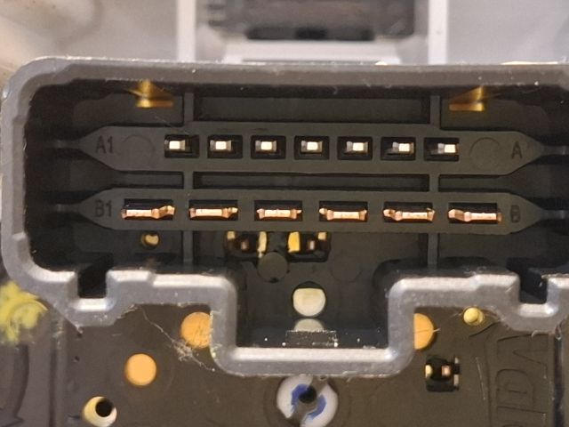 bontott DACIA DUSTER Fűtéskapcsoló (manuális klímás)