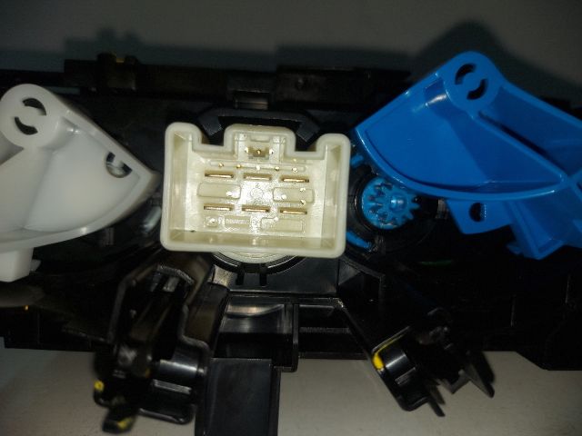 bontott DACIA DUSTER Fűtéskapcsoló (manuális klímás)