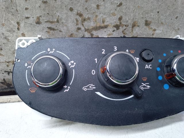 bontott DACIA DUSTER Fűtéskapcsoló (manuális klímás)