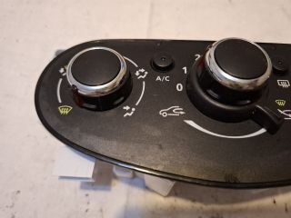 bontott DACIA DUSTER Fűtéskapcsoló (manuális klímás)