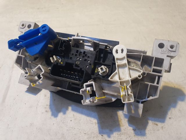 bontott DACIA DUSTER Fűtéskapcsoló (manuális klímás)