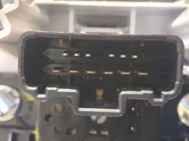 bontott DACIA DUSTER Fűtéskapcsoló (Nem klímás)