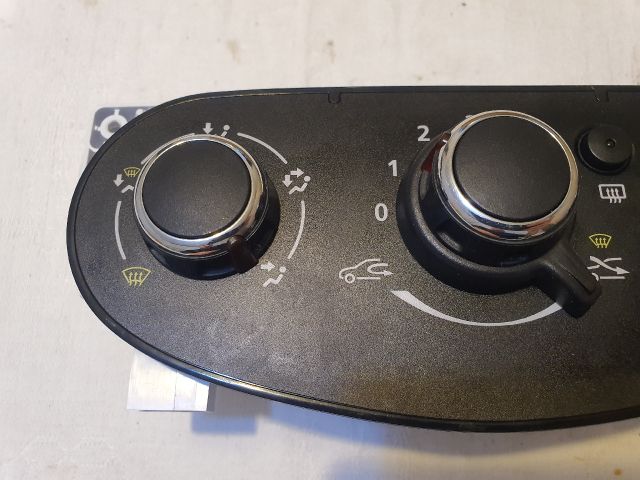 bontott DACIA DUSTER Fűtéskapcsoló (Nem klímás)