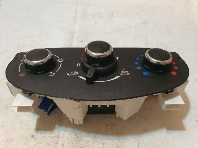 bontott DACIA DUSTER Fűtéskapcsoló (Nem klímás)