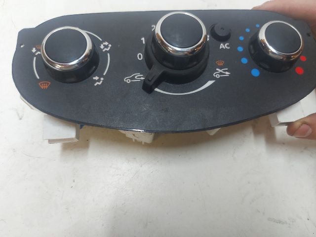 bontott DACIA DUSTER Fűtéskapcsoló