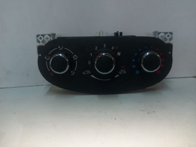 bontott DACIA DUSTER Fűtéskapcsoló