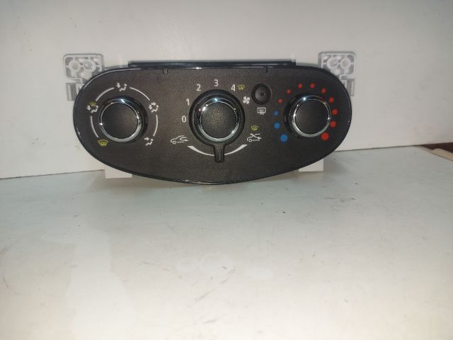 bontott DACIA DUSTER Fűtéskapcsoló