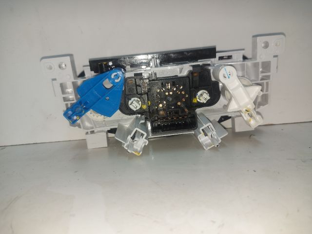 bontott DACIA DUSTER Fűtéskapcsoló