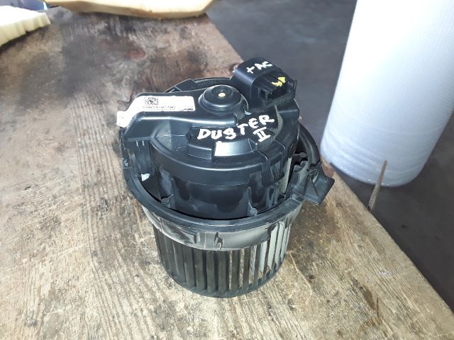 bontott DACIA DUSTER Fűtőmotor (Klímás)