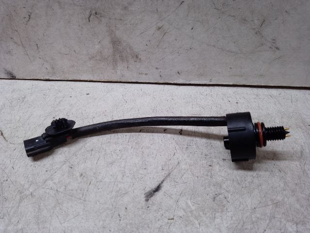 bontott DACIA DUSTER Gázolajszűrő Ház Jeladó