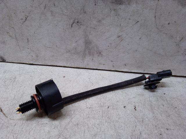 bontott DACIA DUSTER Gázolajszűrő Ház Jeladó