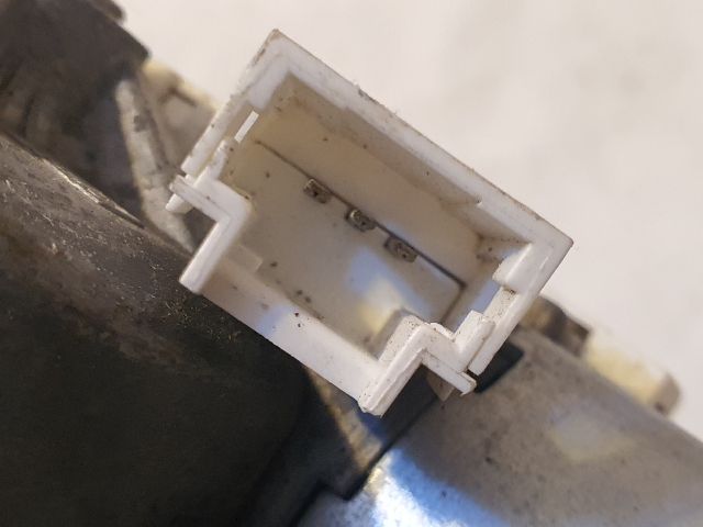 bontott DACIA DUSTER Hátsó Ablaktörlő Motor