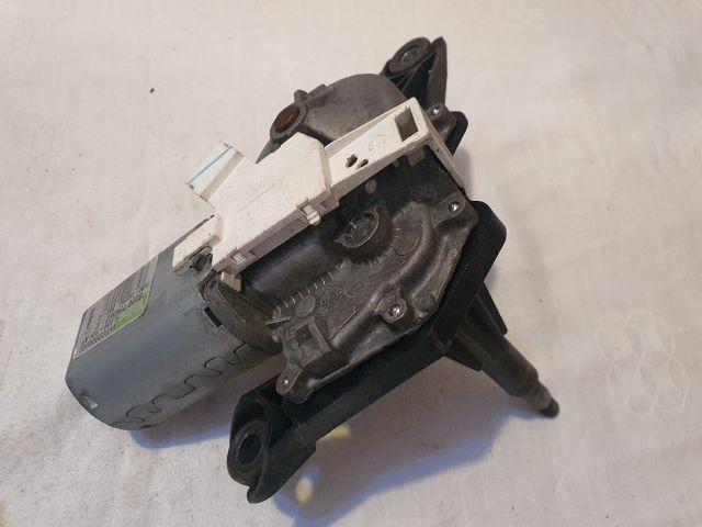 bontott DACIA DUSTER Hátsó Ablaktörlő Motor