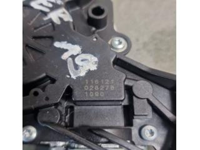 bontott DACIA DUSTER Hátsó Ablaktörlő Motor