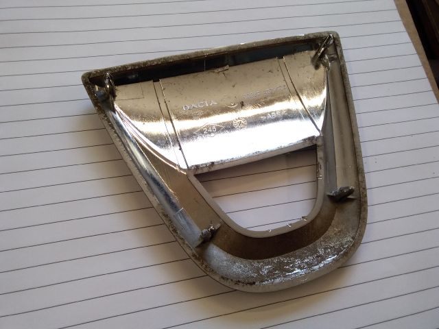 bontott DACIA DUSTER Hátsó Embléma