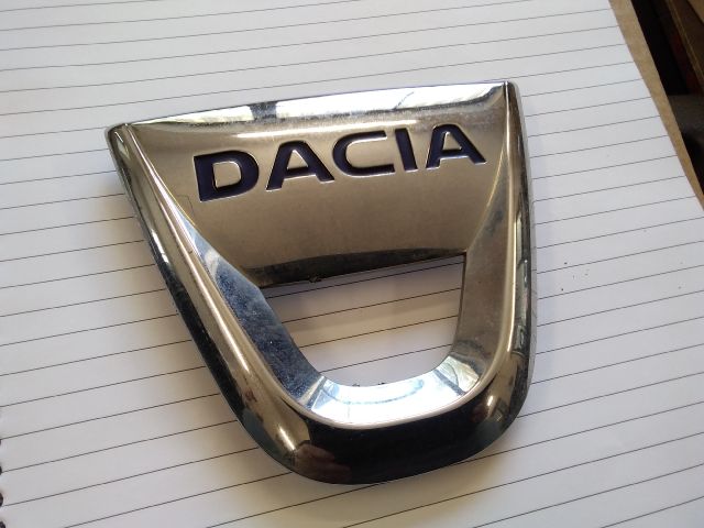 bontott DACIA DUSTER Hátsó Embléma