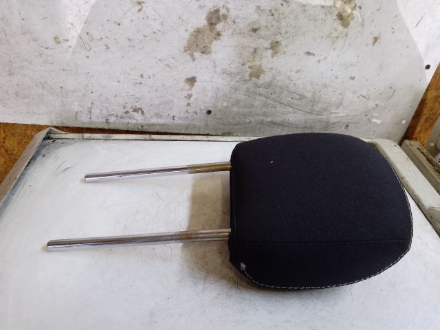 bontott DACIA DUSTER Hátsó Fejtámla