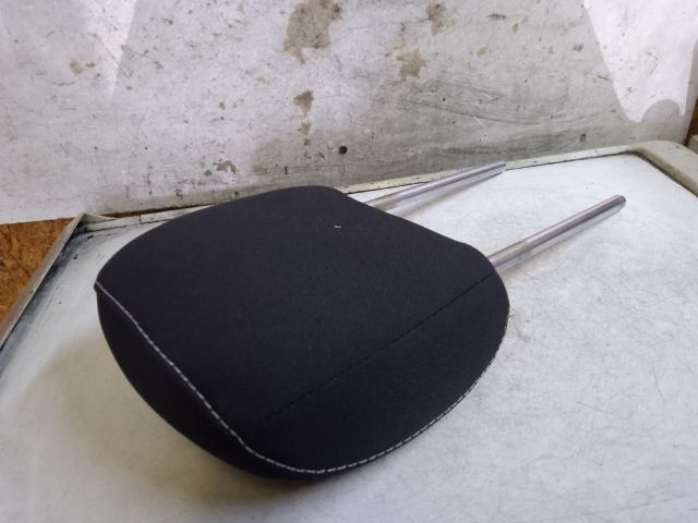 bontott DACIA DUSTER Hátsó Fejtámla