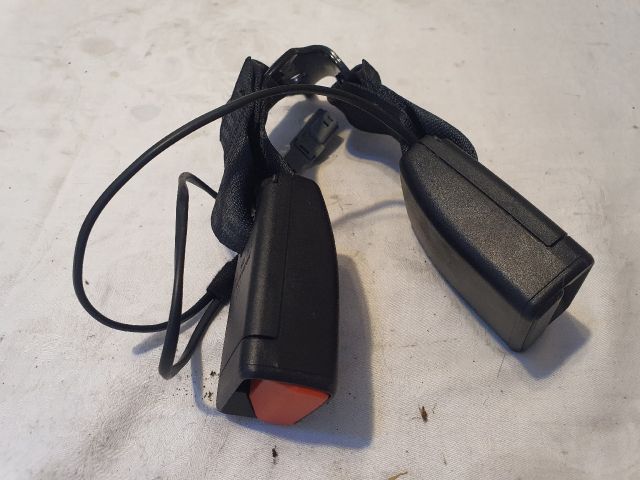 bontott DACIA DUSTER Hátsó középső Biztonsági Öv Csat