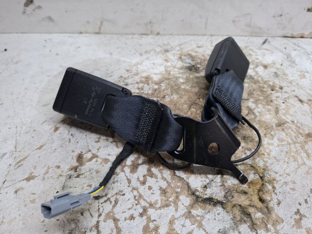 bontott DACIA DUSTER Hátsó középső Biztonsági Öv Csat