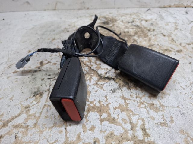 bontott DACIA DUSTER Hátsó középső Biztonsági Öv Csat