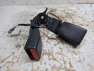 bontott DACIA DUSTER Hátsó középső Biztonsági Öv Csat