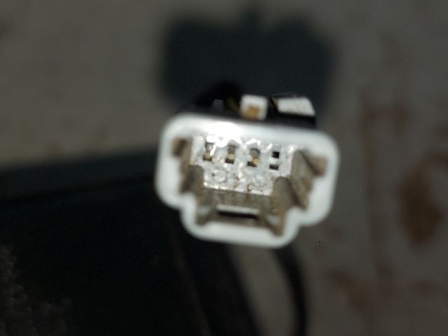 bontott DACIA DUSTER Hátsó középső Biztonsági Öv Csat