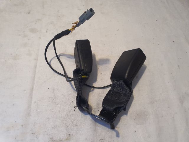 bontott DACIA DUSTER Hátsó középső Biztonsági Öv Csat