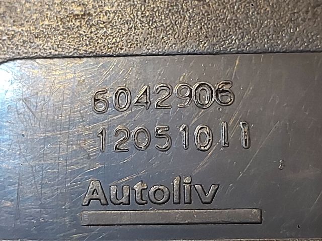 bontott DACIA DUSTER Hátsó középső Biztonsági Öv Csat