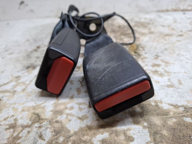 bontott DACIA DUSTER Hátsó középső Biztonsági Öv Csat