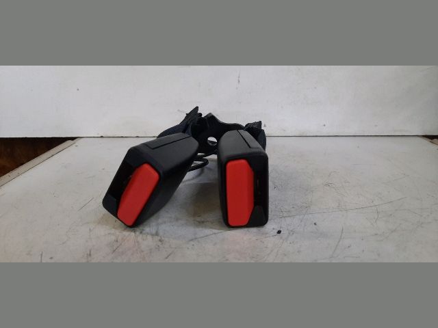 bontott DACIA DUSTER Hátsó középső Biztonsági Öv Csat