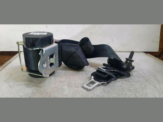 bontott DACIA DUSTER Hátsó középső Biztonsági Öv