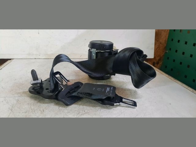 bontott DACIA DUSTER Hátsó középső Biztonsági Öv