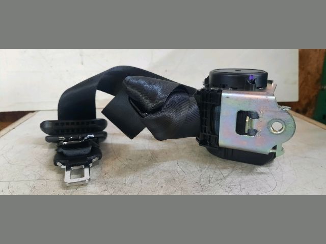 bontott DACIA DUSTER Hátsó középső Biztonsági Öv