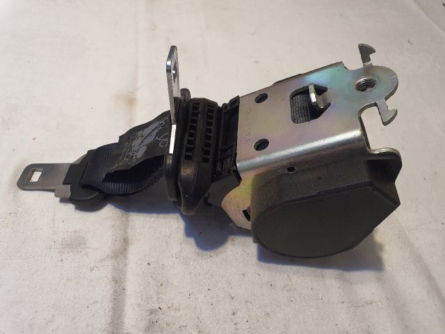 bontott DACIA DUSTER Hátsó középső Biztonsági Öv