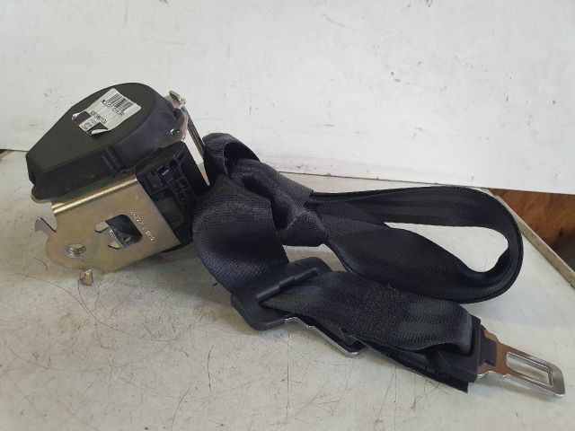 bontott DACIA DUSTER Hátsó középső Biztonsági Öv