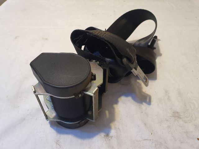 bontott DACIA DUSTER Hátsó középső Biztonsági Öv