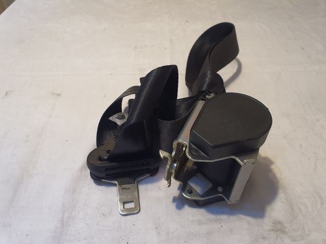 bontott DACIA DUSTER Hátsó középső Biztonsági Öv