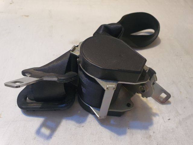 bontott DACIA DUSTER Hátsó középső Biztonsági Öv