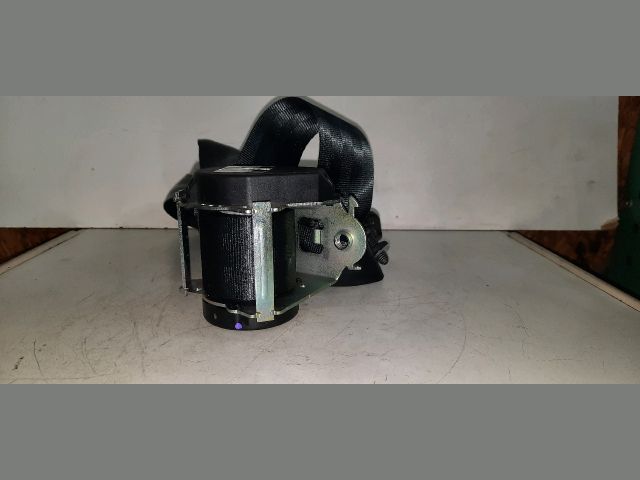 bontott DACIA DUSTER Hátsó középső Biztonsági Öv