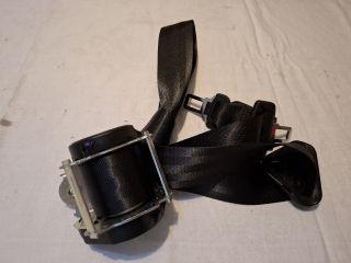 bontott DACIA DUSTER Hátsó középső Biztonsági Öv