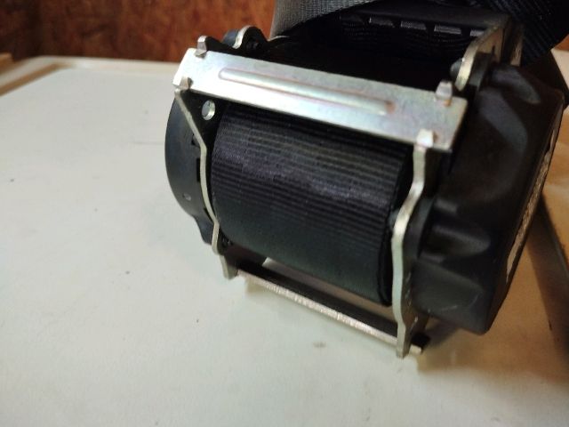 bontott DACIA DUSTER Hátsó középső Biztonsági Öv