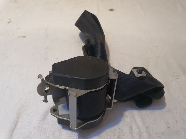 bontott DACIA DUSTER Hátsó középső Biztonsági Öv