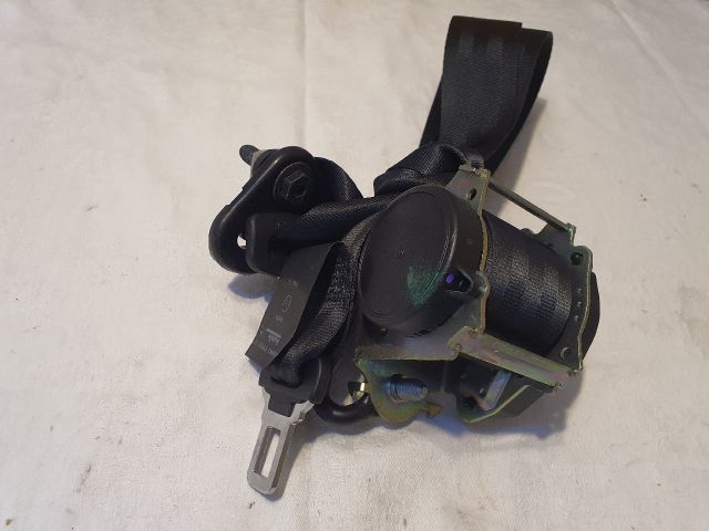 bontott DACIA DUSTER Hátsó középső Biztonsági Öv