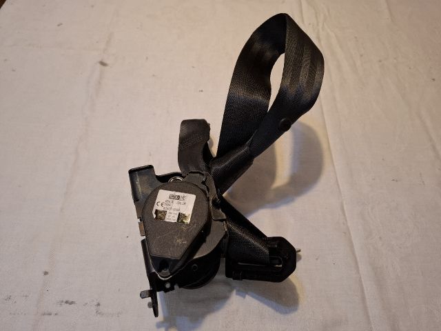 bontott DACIA DUSTER Hátsó középső Biztonsági Öv