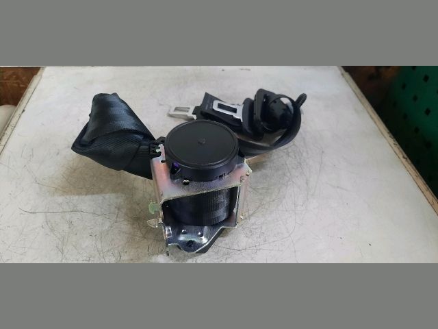 bontott DACIA DUSTER Hátsó középső Biztonsági Öv