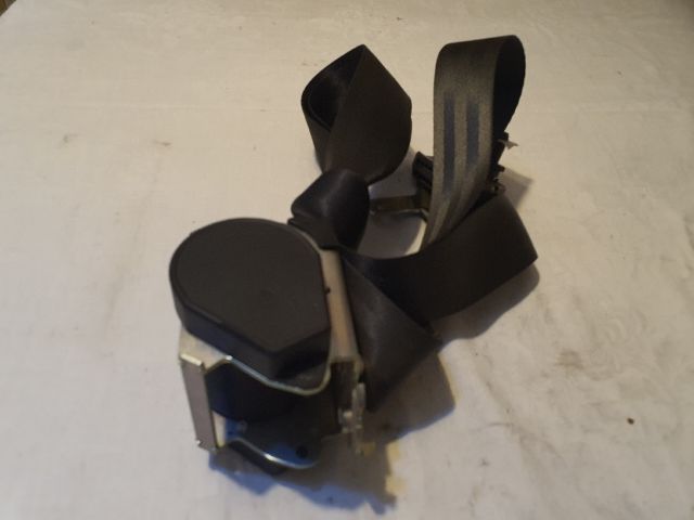 bontott DACIA DUSTER Hátsó középső Biztonsági Öv