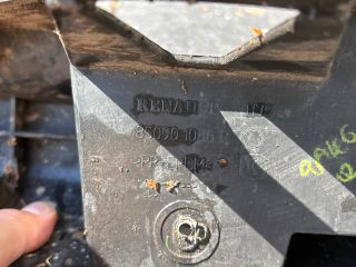 bontott DACIA DUSTER Hátsó középső Lökhárító Tartó (Műanyag)