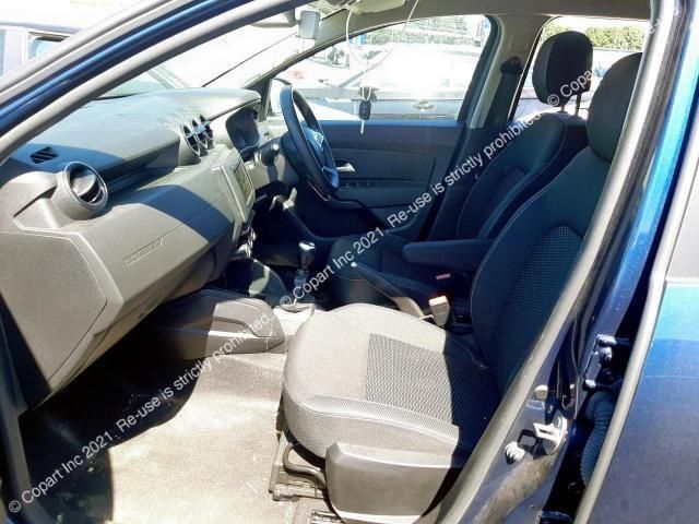 bontott DACIA DUSTER Hátsó középső Szellőző