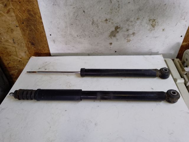 bontott DACIA DUSTER Hátsó Lengéscsillapító Pár